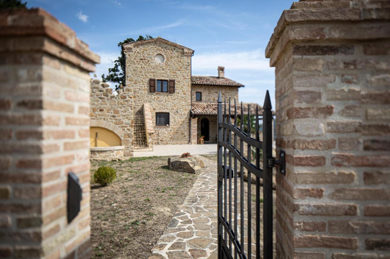 Villa Ermelinda - Piscina Privata E Jacuzzi Castelraimondo Екстериор снимка
