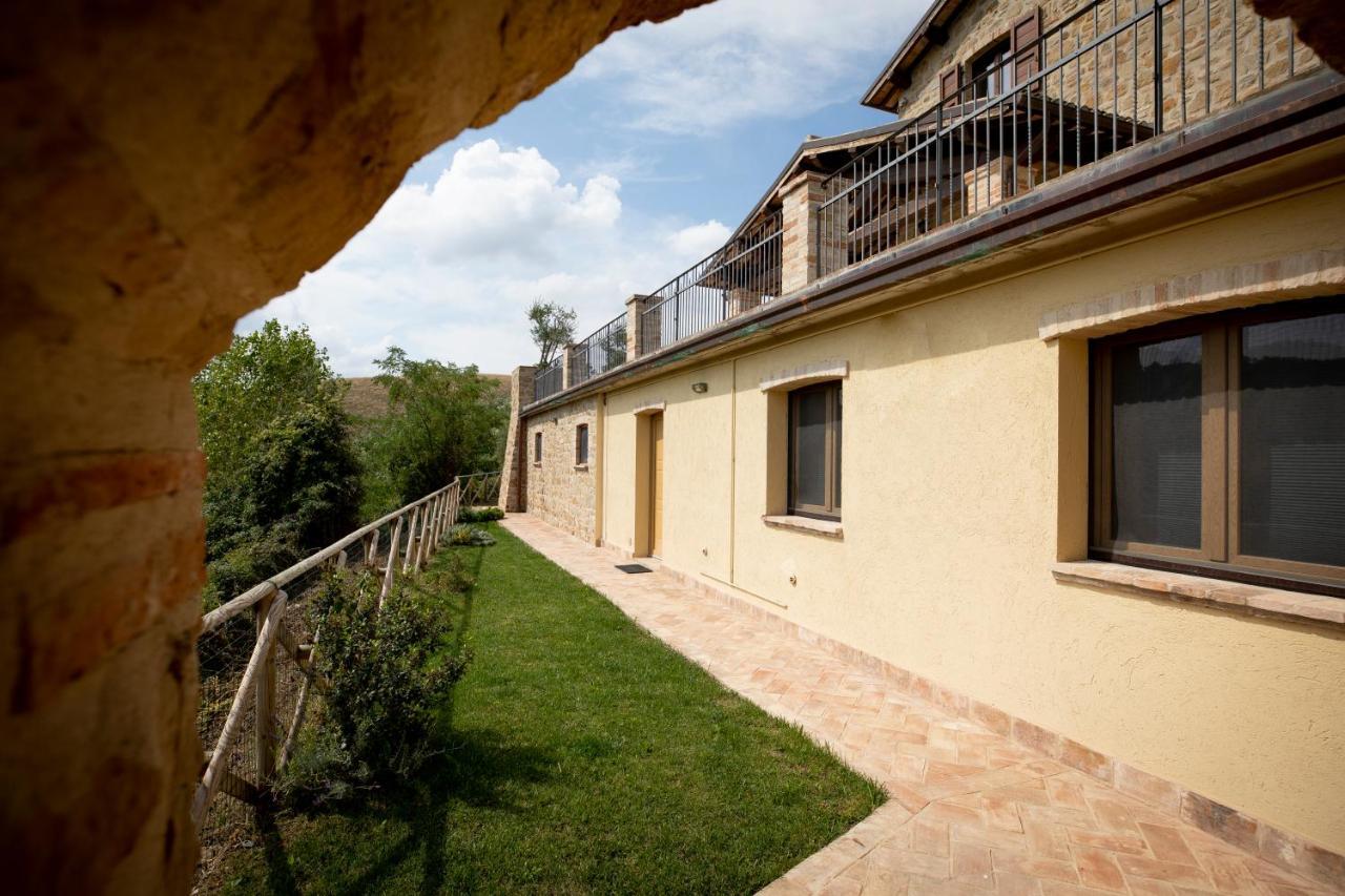 Villa Ermelinda - Piscina Privata E Jacuzzi Castelraimondo Екстериор снимка