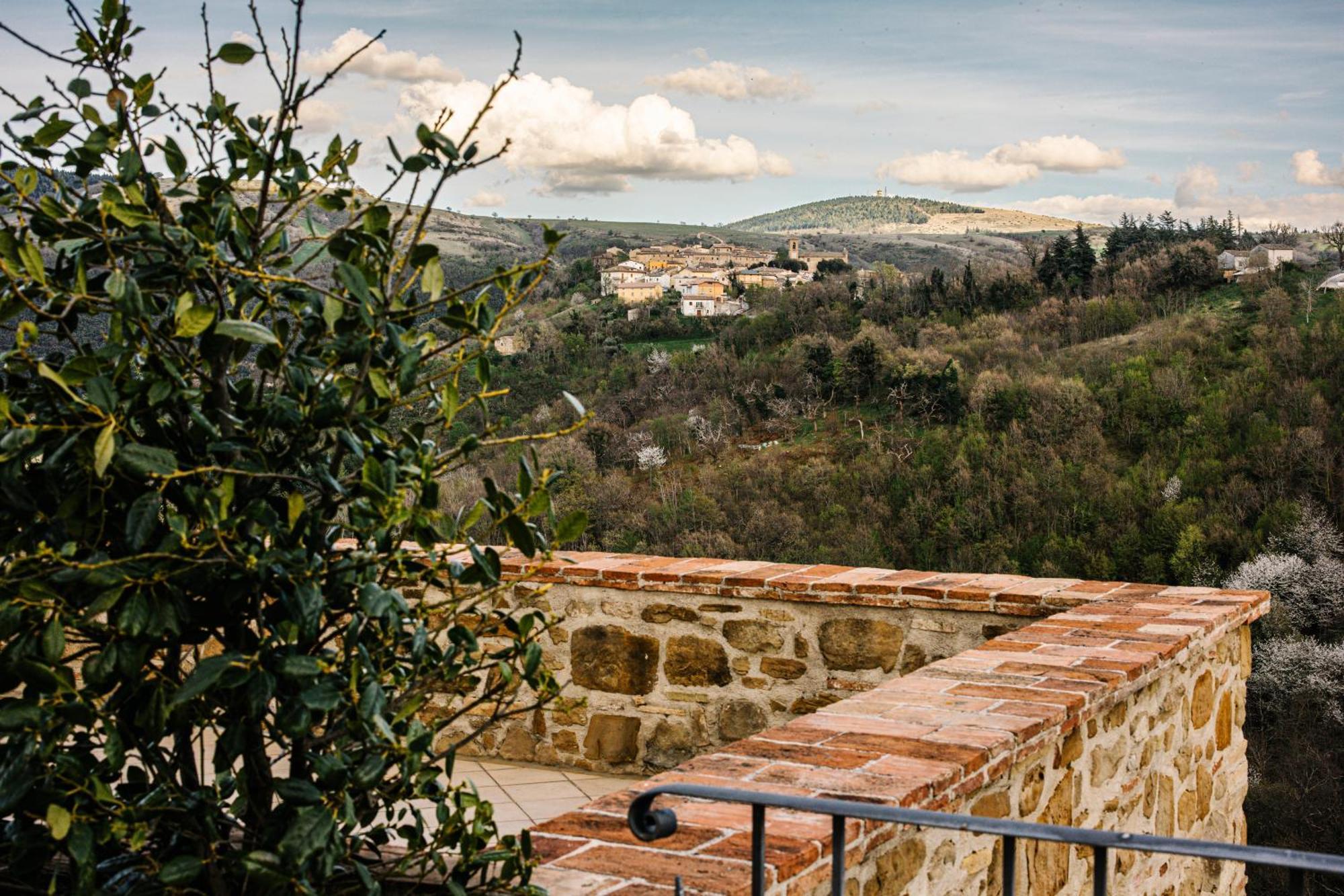 Villa Ermelinda - Piscina Privata E Jacuzzi Castelraimondo Екстериор снимка